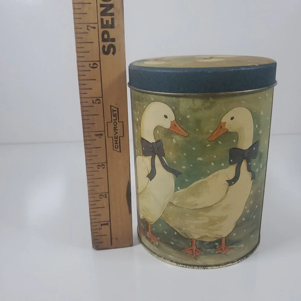 Snow Geese Goose Duck Canister Tin Vintage 80s 90s  Metal Container 6